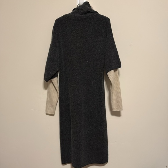 Stylish Gray and Cream Knit Dress - Picture 3 of 9